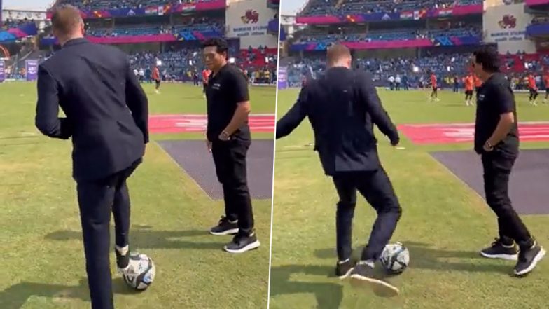 David Beckham Plays Football With Virat Kohli Ahead of IND vs NZ ICC Cricket World Cup 2023, Video Goes Viral!