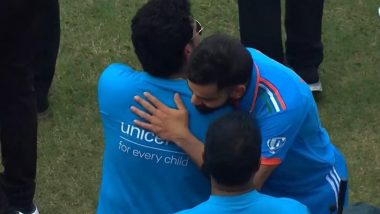 Virat Kohli Hugs Sachin Tendulkar at the Start of IND vs SL ICC Cricket World Cup 2023 Match in Mumbai, Picture Goes Viral!