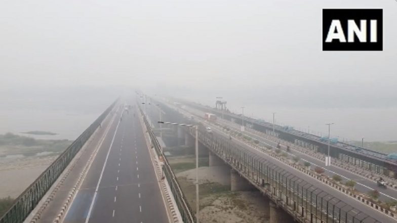 Delhi Air Pollution: Air Quality in National Capital Remains ‘Severe’ for Third Straight Day This Week; AQI at 504, Escalates Concern Among Residents (Watch Videos)