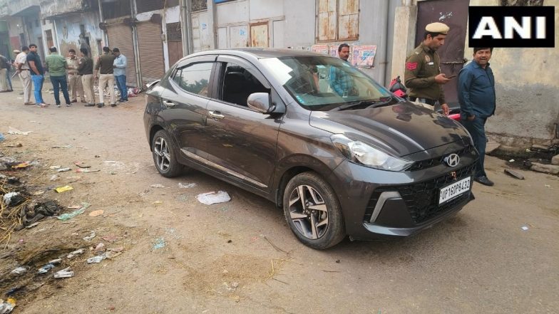 Delhi Shocker: Man’s Body Found Soaked in Blood Inside Car in Ghazipur, Investigation On (See Pics)