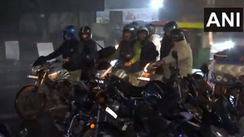 Delhi Rains: Light Rain Lashes Several Parts of the Delhi-NCR (Watch Video)