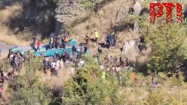 Kashmir Bus Accident: Five People Killed After Passenger Bus, Travelling From Kishtwar to Jammu, Falls Into Deep Gorge in Doda (Watch Video)