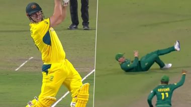 Stunner! Rassie van der Dussen Grabs Sensational Diving Catch To Dismiss Mitchell Marsh During SA vs AUS ICC CWC 2023 Semifinal (Watch Video)