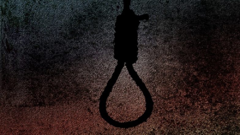 Chhattisgarh Shocker: Dead Bodies of Husband, Wife and Their Daughter Found Hanging in Tikrapara, Investigation Underway