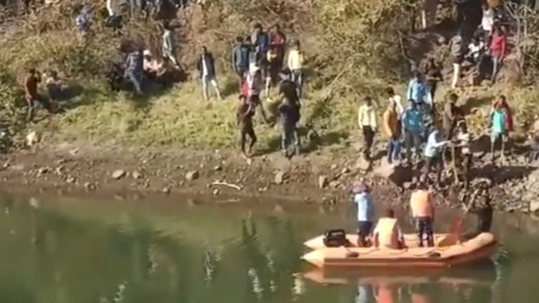 Madhya Pradesh Road Accident: Two Rescued, Two Trapped As Car Plunges Into River Near Babiha Bridge in Mandla (Watch Video)