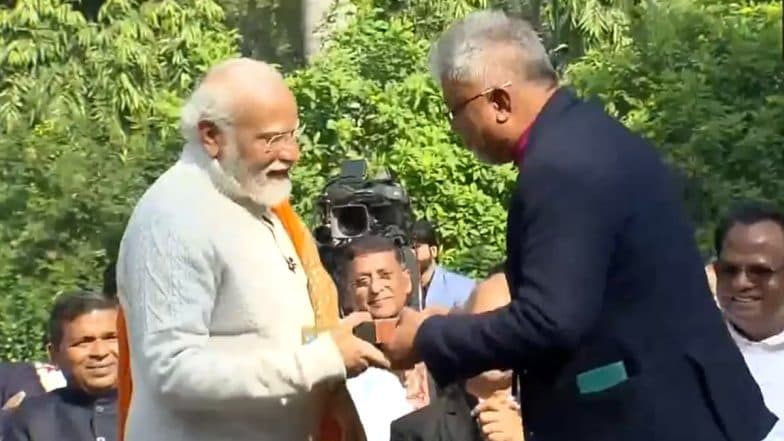 Christmas 2023: PM Narendra Modi Meets Members of Christian Community, Attends Celebration Event in Delhi (Watch Videos)