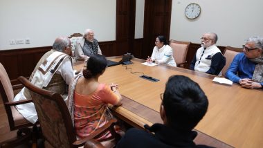 West Bengal CM Mamata Banerjee Meets PM Narendra Modi Over Pending Central Funds for State (See Pics)