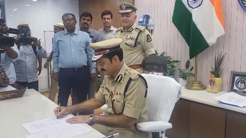 Cops in Panjagutta Police Station Replaced: Newly Appointed Hyderabad PC Kothakota Srinivas Reddy Orders Transfer of Entire Staff Members, Including Officials From Home Guard To Sub Inspector