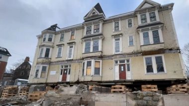 Hotel Shifted Using Soap in Canada? Construction Firm Uses 700 Soap Bars to Relocate 220 Tonne Victorian Hotel Built in 1826 in Halifax (Watch Video)