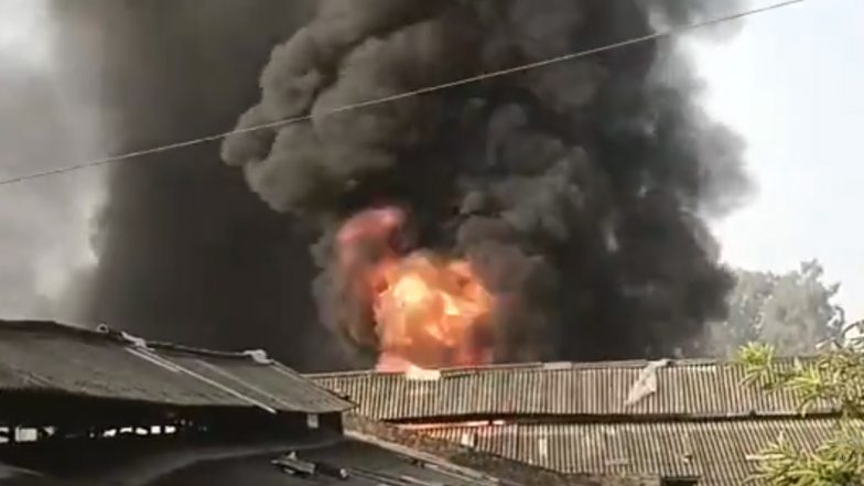 Jammu and Kashmir Fire: Major Blaze Erupts at Factory in Gangiyal, Video Shows Raging Flames and Thick Smoke