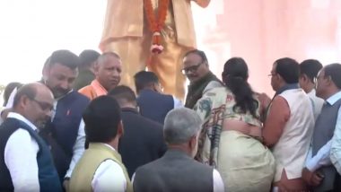 Mahaparinirvan Divas 2023: Uttar Pradesh CM Yogi Adityanath, Deputy CM Brajesh Pathak Pay Tributes to Dr BR Ambedkar on His Death Anniversary (Watch Video)