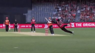 Quinton de Kock Saves Boundary With Stunning Dive During Perth Scorchers vs Melbourne Renegades BBL 2023-24 Match (Watch Video)