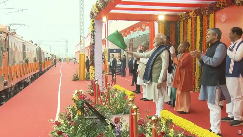 Jalna-Mumbai Vande Bharat Express Flagged Off by PM Narendra Modi Amid Cheers and Claps (Watch Video)