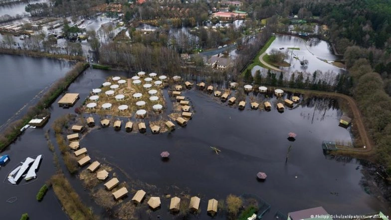 Germany: Flooded Safari Park Relocates Smaller Animals