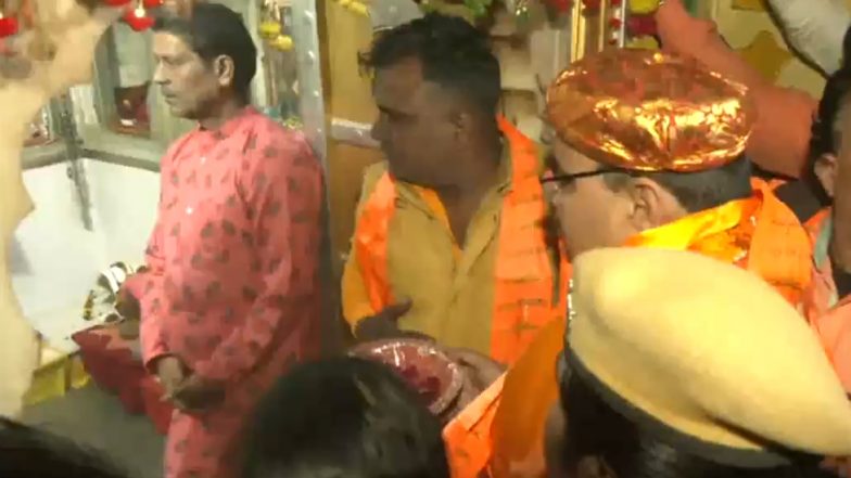 Rajasthan CM-Designate Bhajanlal Sharma Offers Prayers at Sanga Baba Mandir in Jaipur Ahead of Oath-Taking Ceremony (Watch Video)