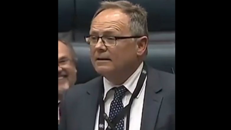 Year Ender Song in Australian Parliament: Labor Party Leader David Templeman Sings Inside Parliament Amid Cheers From Colleagues, Old Video Goes Viral Again