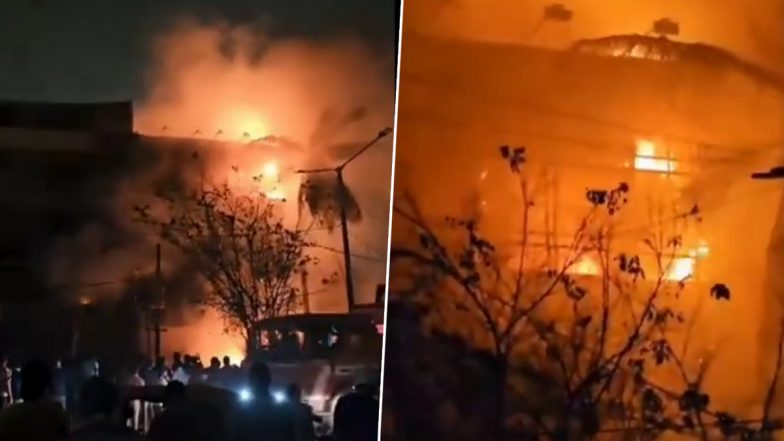 Bengaluru Fire Video: Intense Blaze Engulfs at Clothing Showroom Near Marathahalli Bridge, Fire Tenders on Scene