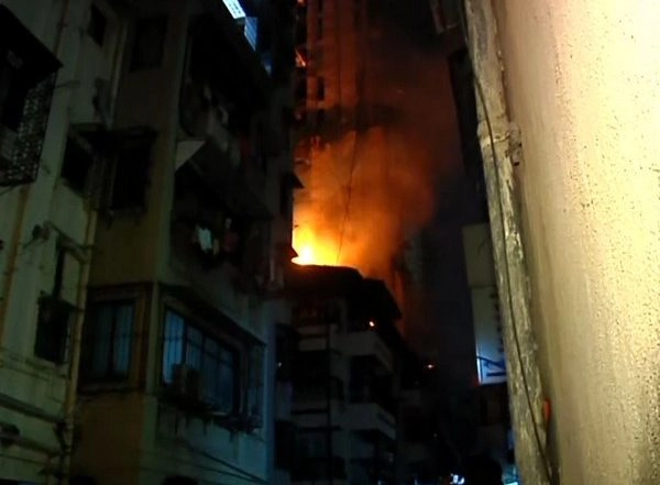 India News |  3 Rescued After Fire Breaks out at Mumbai Building, No Casualties Reported