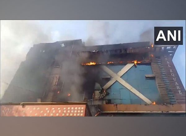 India News | UP: Fire Breaks out at Building in Ghaziabad; No Casualties Reported