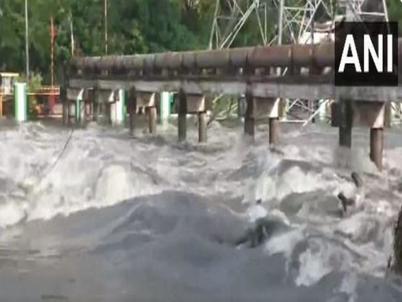India News | Chennai Faces Massive Waterlogging While Koovam River Rages Due to Cyclone 'Michaung' - Vimarsana News