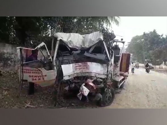 India News | Driver, Helper Killed as Truck Rams into Tree in Assam - Vimarsana News