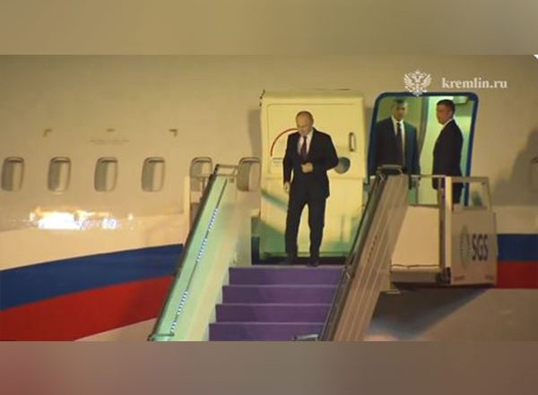 World News | Russian President Putin Arrives in Riyadh to Hold Discussion with Saudi Prince