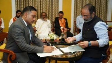 Business News | The Art of Living Joins Hands with the Govt. of Maharashtra for a Huge Natural Farming Initiative with Proven Results