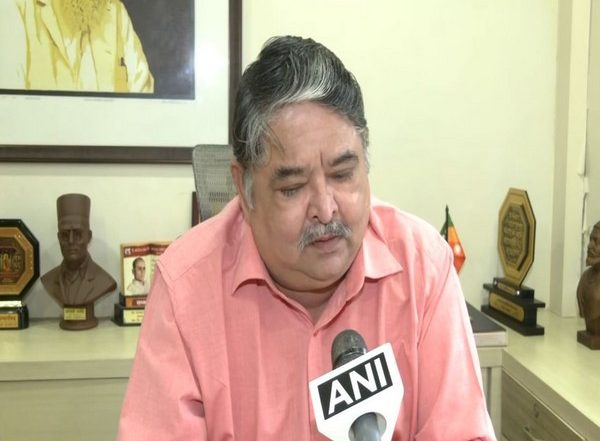 India News | Congress Has Been Abusing Veer Savarkar, Other Revolutionaries for Long, Says Savarkar's Grandson