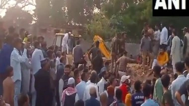 India News | Mau Wall Collapse: UP CM Yogi Announces Rs 2 Lakh Each to Kin of Deceased