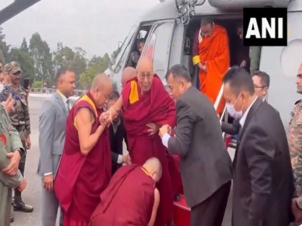 World News | Tibetan Spiritual Leader Dalai Lama Arrives in Gangtok for 4-day Visit