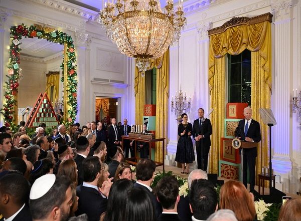 World News | Some American Hostages' Families Claim They Were Not Invited to Hanukkah Reception at White House