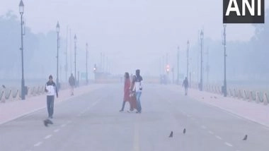 India News | Delhi: Overall AQI Persists in 'Very Poor' Range, Thick Fog Shrouds India Gate