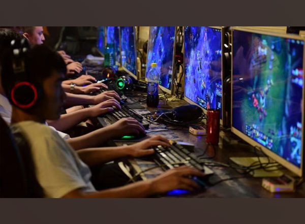 World News | China Proposes New Rules on Online Video Games, Curbs Minors from Tipping Live Steamers