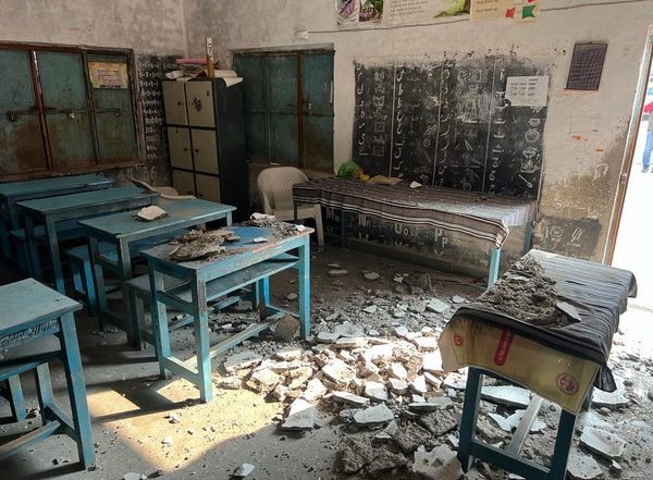 Madhya Pradesh: Two Students, Teacher Injured After Plaster From Ceiling of Government School Falls Off in Bhopal