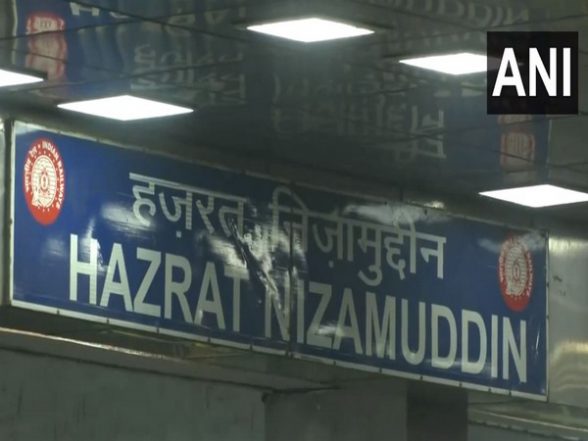 India News | Delhi: Several Trains Delayed as Dense Fog Engulfs National Capital - Vimarsana News