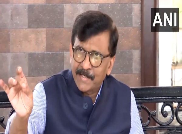 India News | Sanjay Raut Clarifies Statement on Congress, Alleges BJP Depends on EVMs to Win