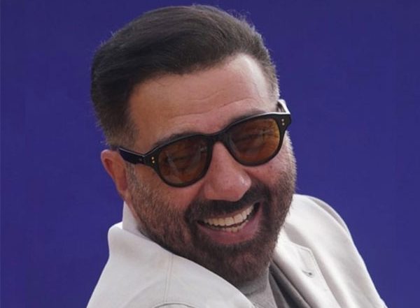 Sunny Deol Bids Adieu to 2023 in ‘Gadar’ Style, Expresses Gratitude to Fans for Showering Love (Watch Video)