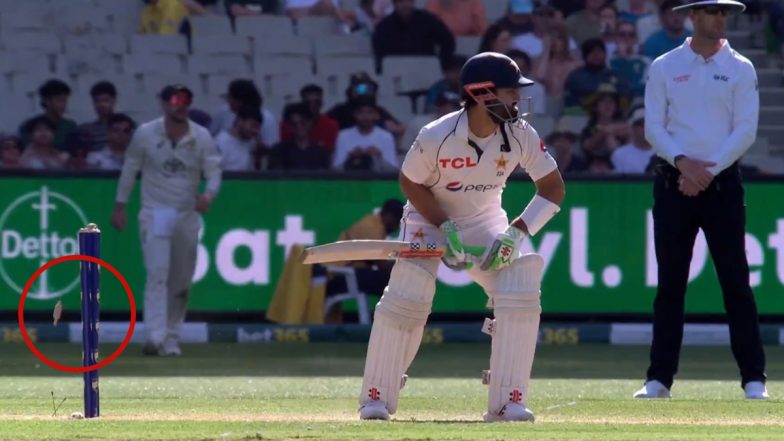 ‘It Was the Wind!’ Commentators Joke As Bail Falls Off on Ground During AUS vs PAK 2nd Test 2023 Day 3 (Watch Video)