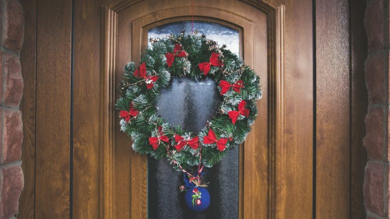 Christmas 2023 Door Decorations: Popular and Beautiful Door Decoration Ideas for The Holiday Season!