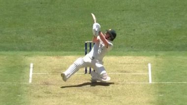 Incredible! David Warner Scoops Shaheen Afridi for A Huge Six During AUS vs PAK 1st Test 2023 Day 1 (Watch Video)