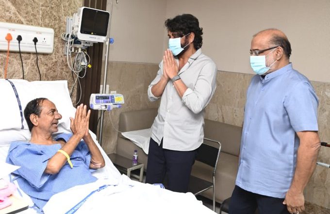 Nagarjuna Visits Former Telangana CM K Chandrashekar Rao in Hospital Post His Hip Replacement Surgery (View Pics)