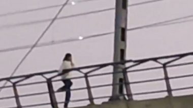 Delhi Metro Suicide Attempt: Alert CISF Personnel Saves Woman Trying To End Life by Jumping off Elevated Shadipur Metro Track, Incident Caught on Camera
