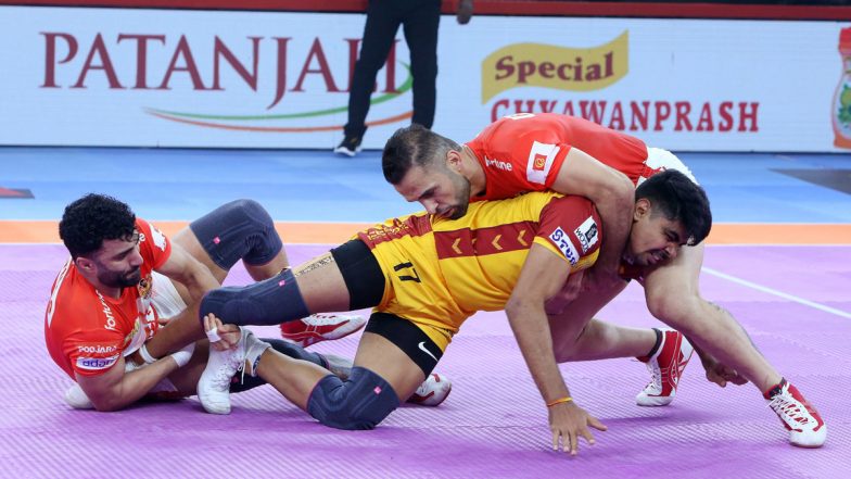 How to Watch Gujarat Giants vs Bengaluru Bulls, PKL 2023 Live Streaming Online on Disney+ Hotstar? Get Live Telecast of Pro Kabaddi League Season 10 Match & Score Updates on TV