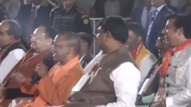 Yogi Adityanath Asks Momo Seller If BJP Leaders Visiting His Shop Make Payment Or Not, Video of Light-Hearted Exchange Goes Viral on Social Media