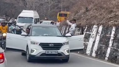 Himachal Pradesh Car Stunt Video: Men Create Nuisance by Hanging Out of Moving Vehicle on Manali-Atal Tunnel Road, Video Surfaces