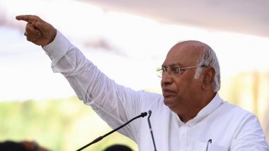 PM Narendra Modi Will Become Dictator if You Vote Him Back To Power, Says Congress Chief Mallikarjun Kharge in Mangaluru (Watch Video)