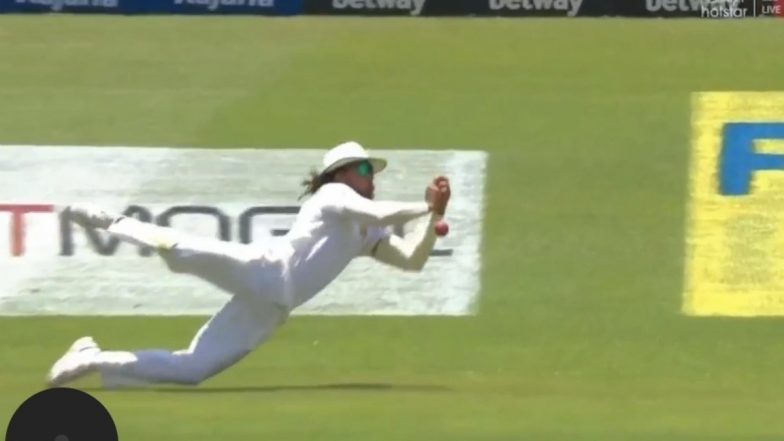 Chance Missed! Tony de Zorzi Drops Virat Kohli's Catch Off Nandre Burger on Day 1 of IND vs SA 1st Test 2023, Video Goes Viral