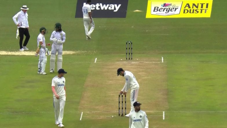 Magic! Tony de Zorzi Gets Dismissed Two Balls After Virat Kohli Switches Bails During IND vs SA 1st Test 2023, Video Goes Viral!