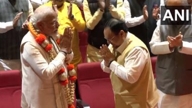 PM Narendra Modi Given Standing Ovation at BJP Parliamentary Party Meeting for Assembly Poll Success in Rajasthan, Madhya Pradesh and Chhattisgarh (Watch Video)