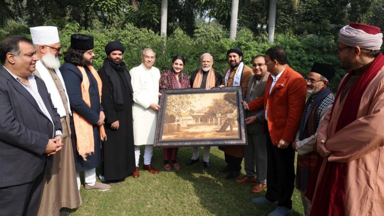 PM Narendra Modi Meets Muslim Community Delegation, Offers Chadar for Urs of Khwaja Moinuddin Chishti at Ajmer Sharif (See Pics)